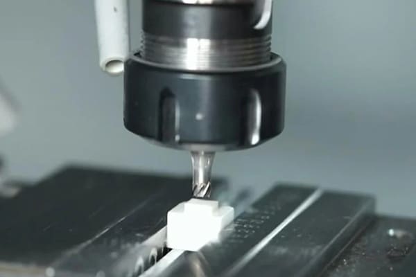 Keramik-CNC-Bearbeitung